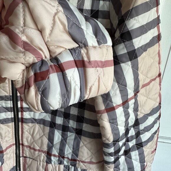 Chic Me light weight full zip jacket Size MED - Picture 4 of 6